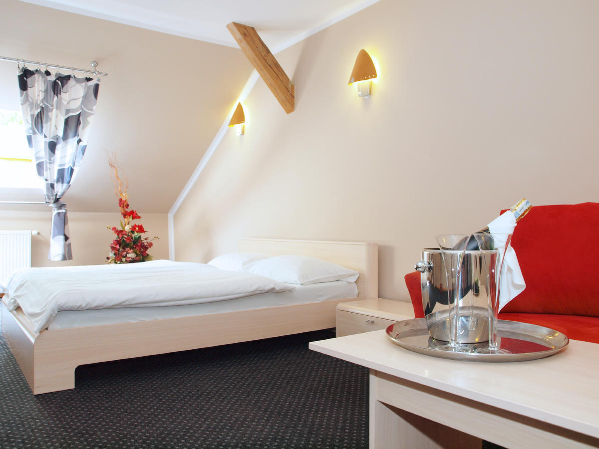 Hotel Keszyca Lesna Экстерьер фото